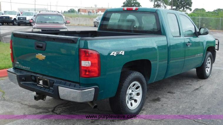 image for item L5870 2009 Chevrolet Silverado 1500 Ext. Cab pickup truck