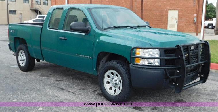 image for item L5870 2009 Chevrolet Silverado 1500 Ext. Cab pickup truck