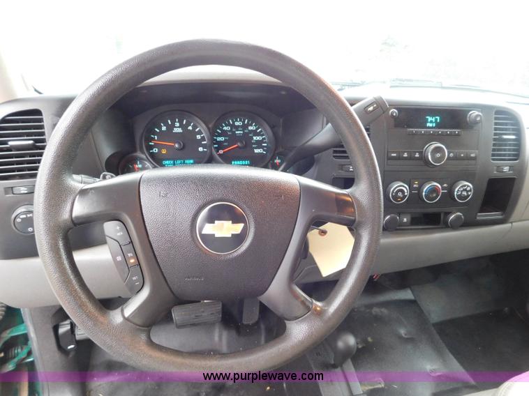 image for item L5870 2009 Chevrolet Silverado 1500 Ext. Cab pickup truck