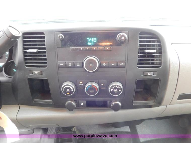 image for item L5870 2009 Chevrolet Silverado 1500 Ext. Cab pickup truck