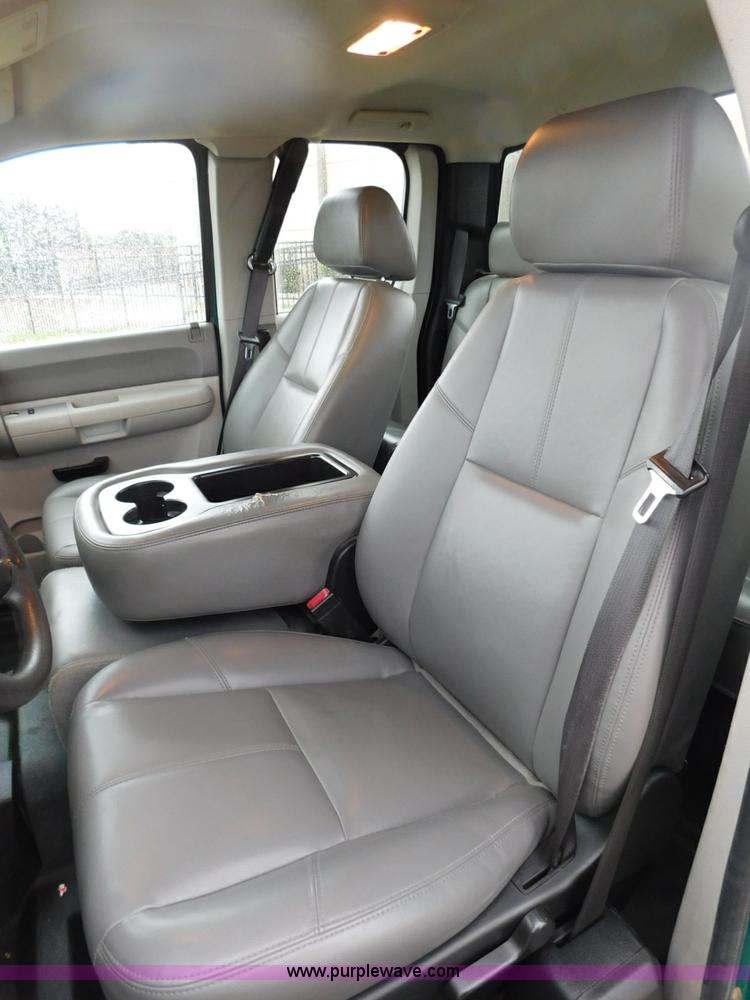 image for item L5870 2009 Chevrolet Silverado 1500 Ext. Cab pickup truck