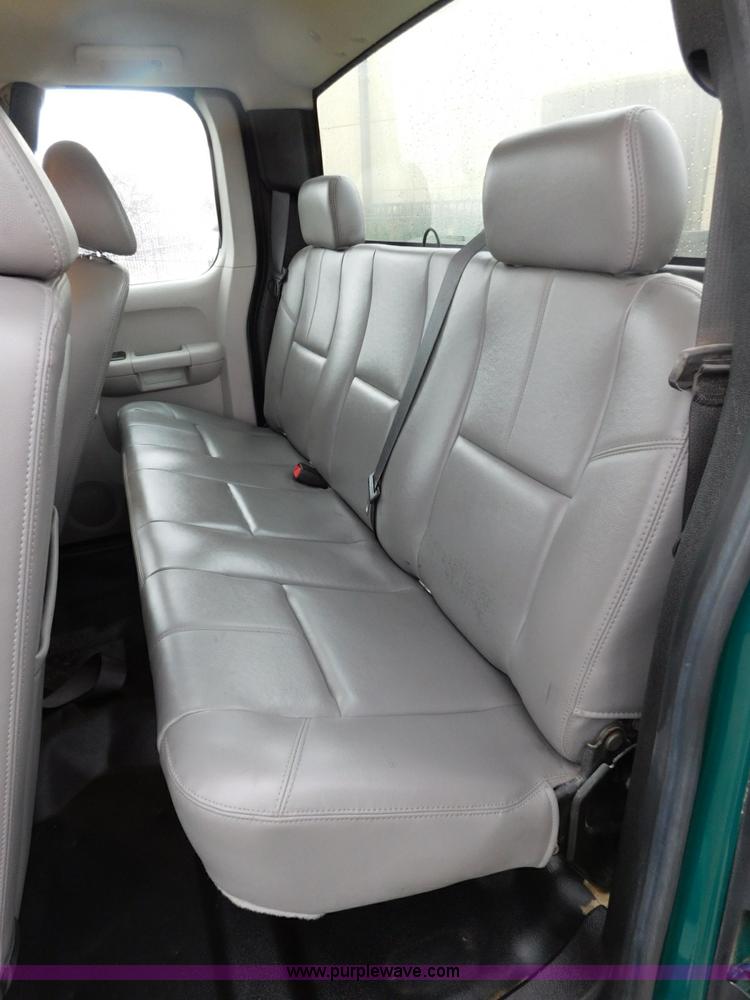 image for item L5870 2009 Chevrolet Silverado 1500 Ext. Cab pickup truck