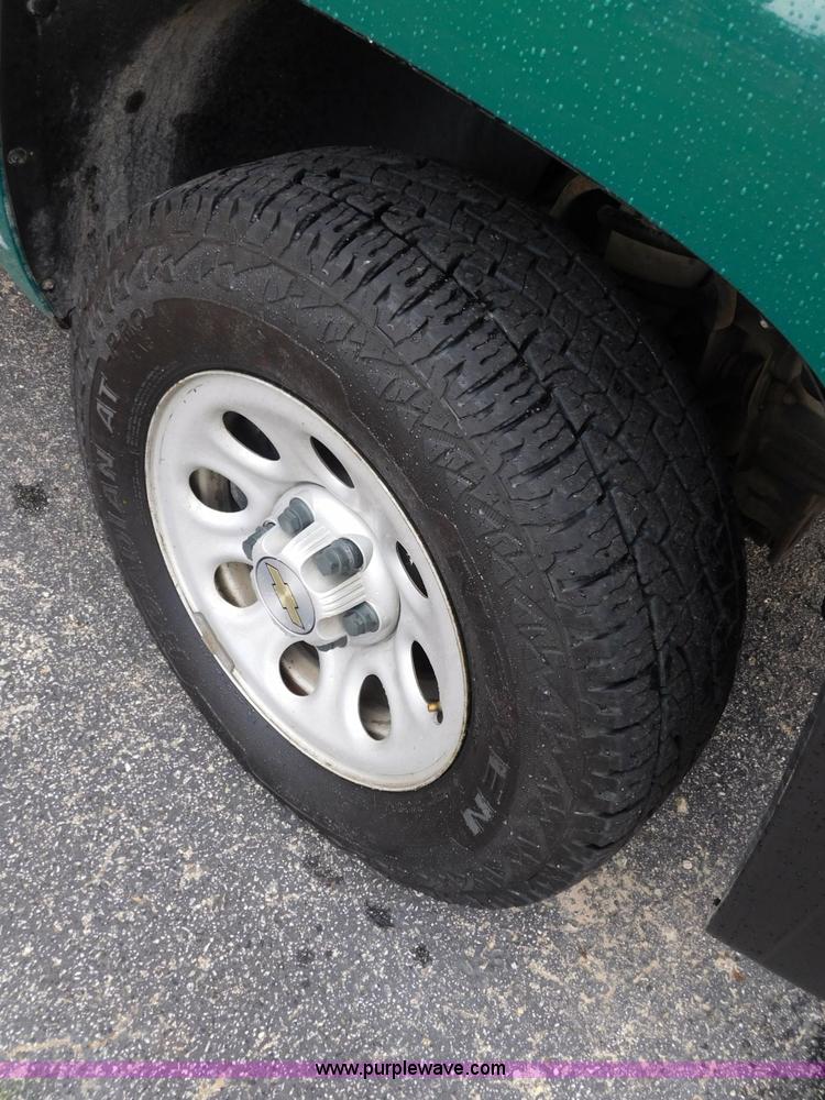 image for item L5870 2009 Chevrolet Silverado 1500 Ext. Cab pickup truck