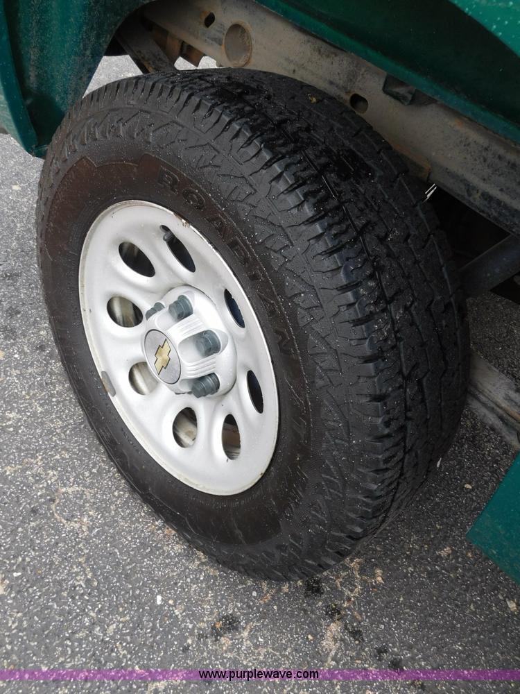 image for item L5870 2009 Chevrolet Silverado 1500 Ext. Cab pickup truck