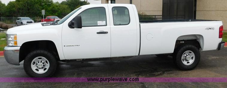 image for item L5871 2009 Chevrolet Silverado 2500HD Ext. Cab pickup truck