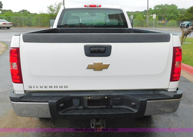 image for item L5871 2009 Chevrolet Silverado 2500HD Ext. Cab pickup truck