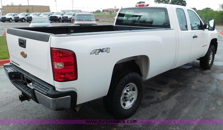 image for item L5871 2009 Chevrolet Silverado 2500HD Ext. Cab pickup truck