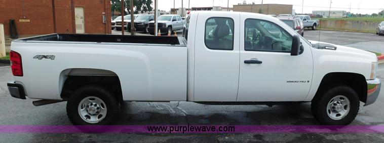 image for item L5871 2009 Chevrolet Silverado 2500HD Ext. Cab pickup truck
