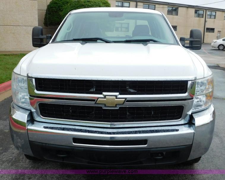 image for item L5871 2009 Chevrolet Silverado 2500HD Ext. Cab pickup truck
