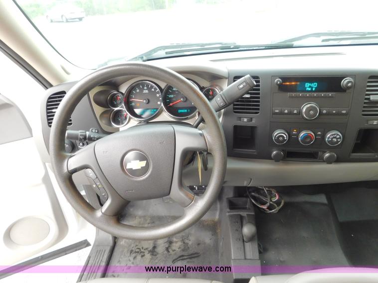 image for item L5871 2009 Chevrolet Silverado 2500HD Ext. Cab pickup truck