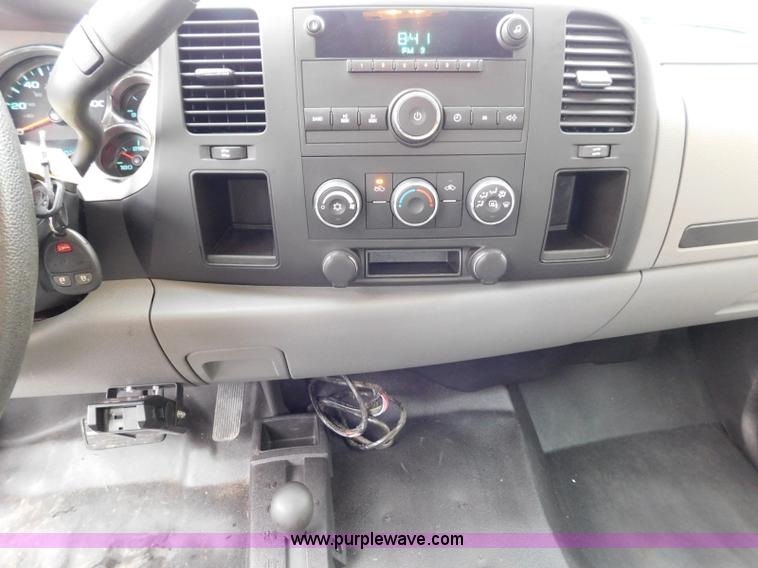 image for item L5871 2009 Chevrolet Silverado 2500HD Ext. Cab pickup truck