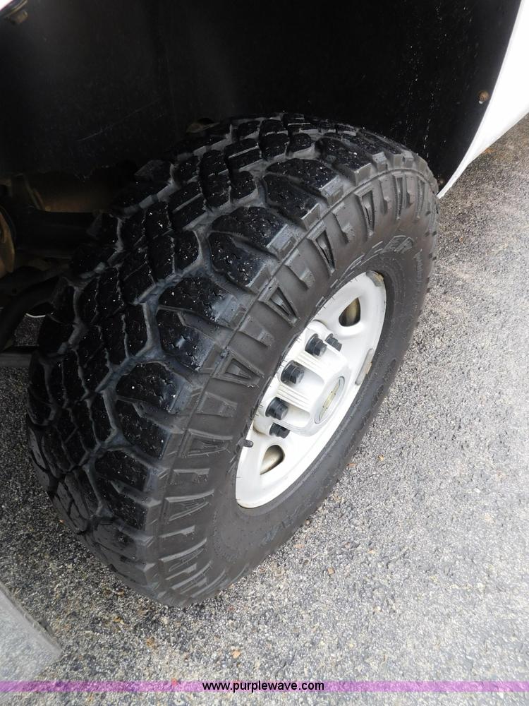 image for item L5871 2009 Chevrolet Silverado 2500HD Ext. Cab pickup truck