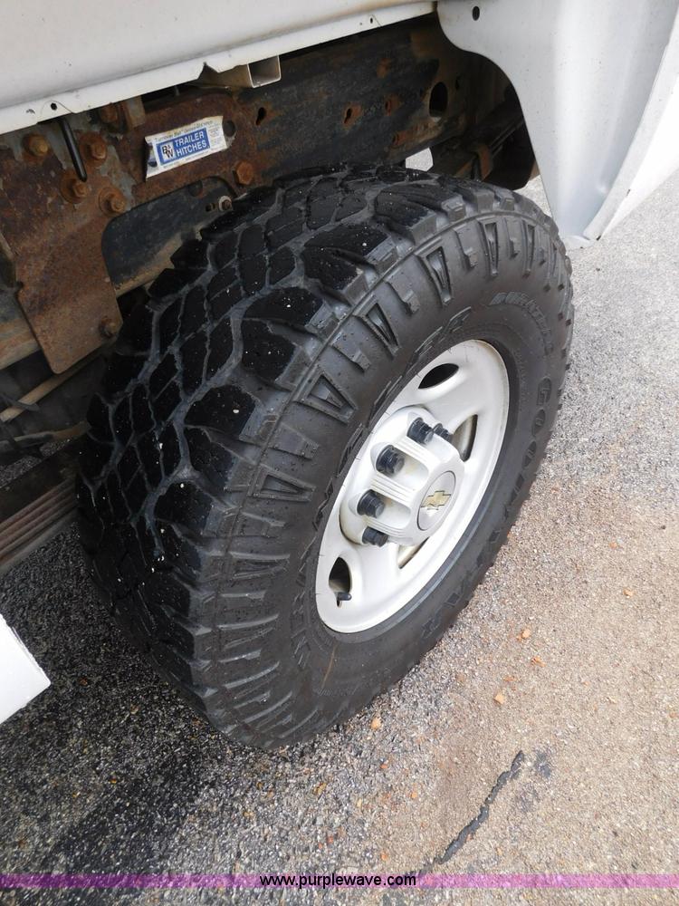 image for item L5871 2009 Chevrolet Silverado 2500HD Ext. Cab pickup truck