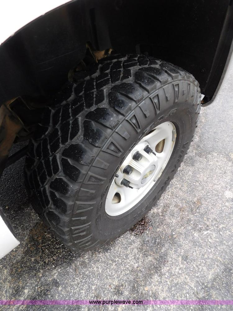 image for item L5871 2009 Chevrolet Silverado 2500HD Ext. Cab pickup truck