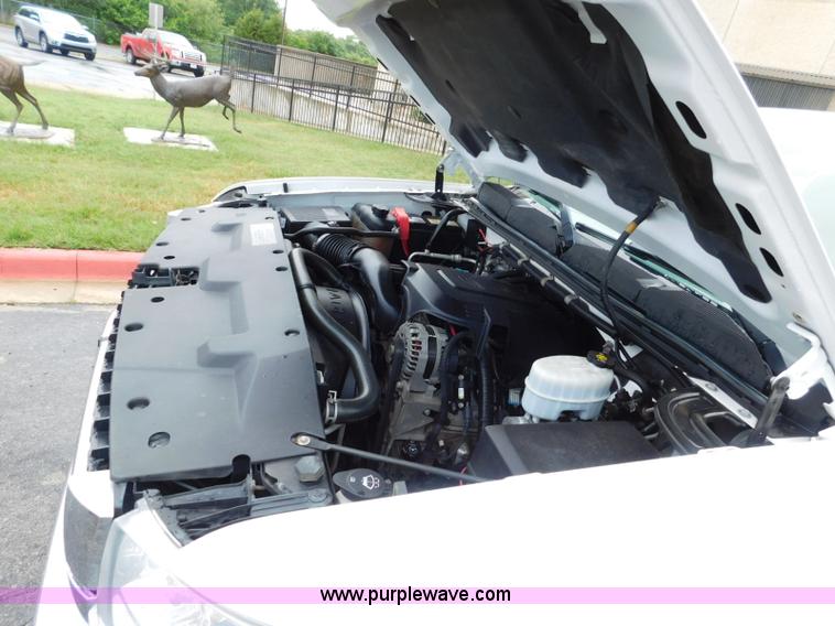 image for item L5871 2009 Chevrolet Silverado 2500HD Ext. Cab pickup truck