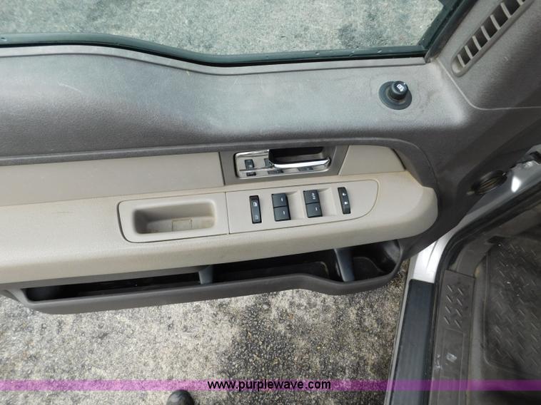 image for item L5872 2010 Ford F150 SuperCrew pickup truck