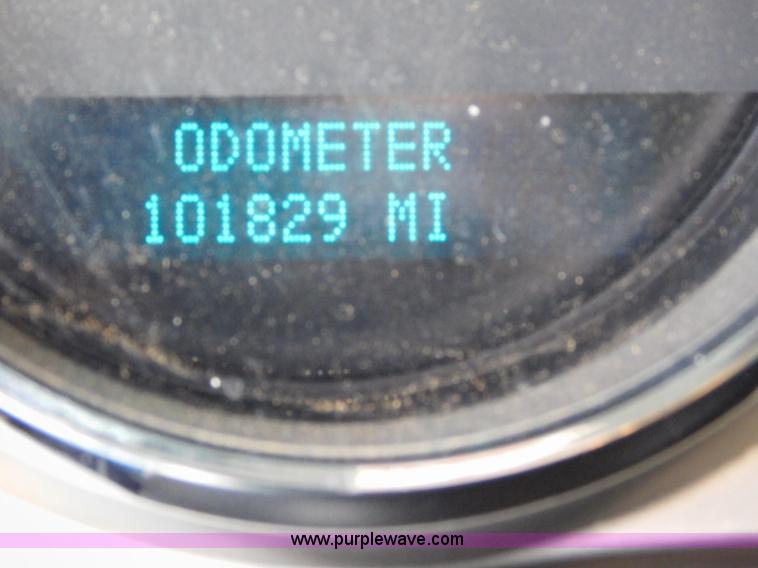 image for item L5875 2008 Chevrolet Silverado 2500HD Crew Cab pickup truck