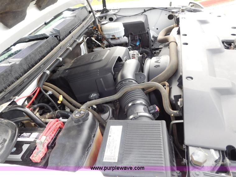 image for item L5875 2008 Chevrolet Silverado 2500HD Crew Cab pickup truck