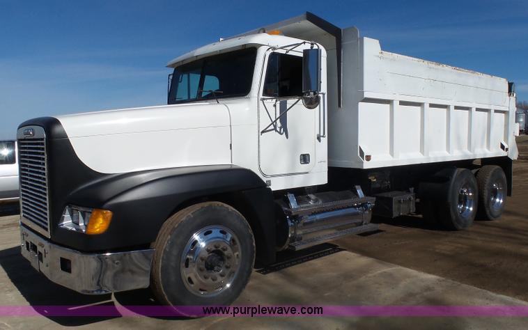 image for item AL9221 2000 Freightliner FLD dump truck