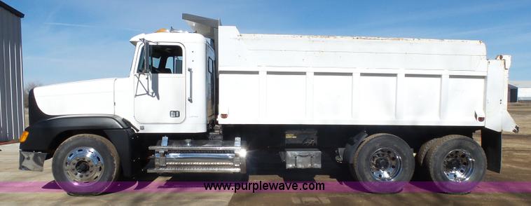 image for item AL9221 2000 Freightliner FLD dump truck