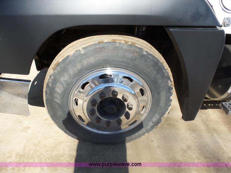 image for item AL9221 2000 Freightliner FLD dump truck