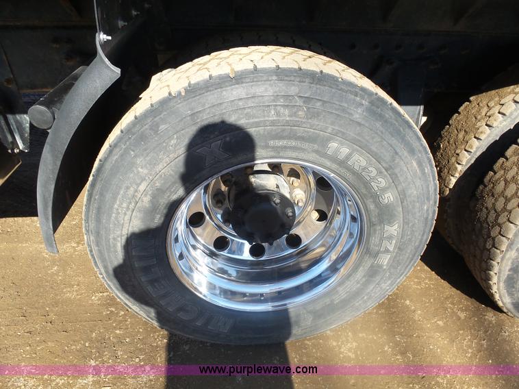 image for item AL9221 2000 Freightliner FLD dump truck