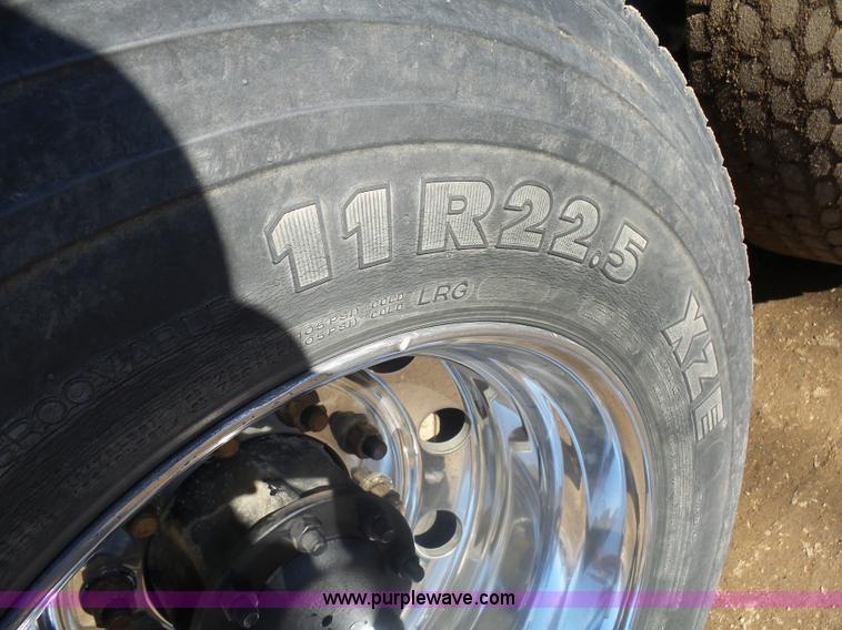 image for item AL9221 2000 Freightliner FLD dump truck