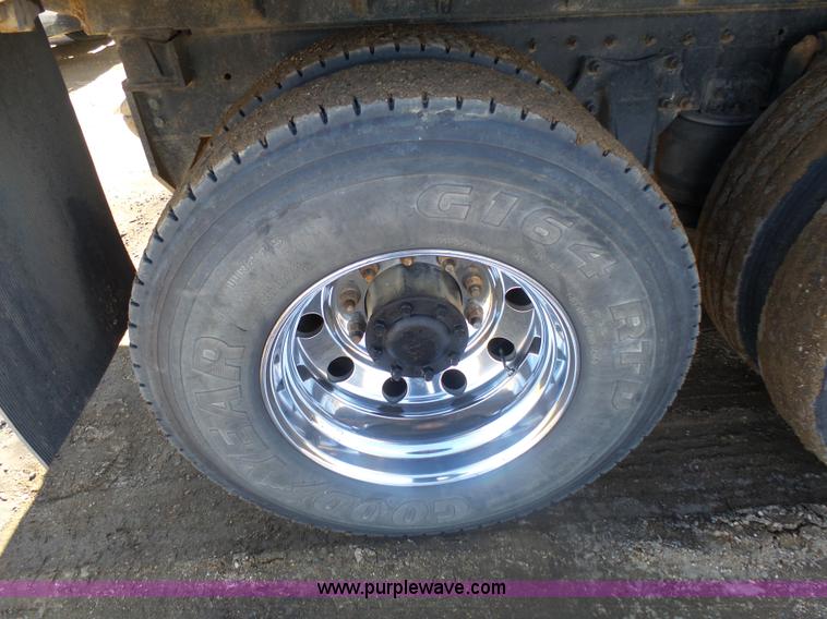 image for item AL9221 2000 Freightliner FLD dump truck