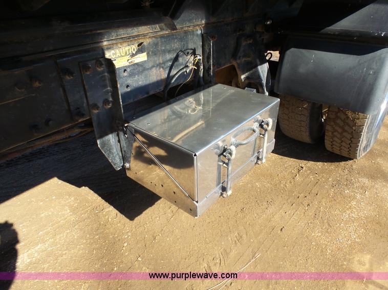 image for item AL9221 2000 Freightliner FLD dump truck