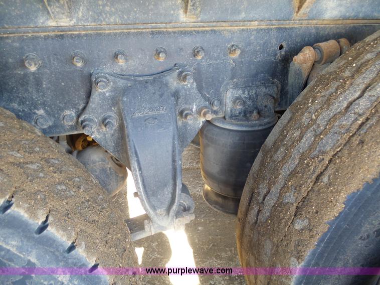 image for item AL9221 2000 Freightliner FLD dump truck