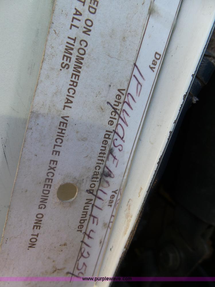 image for item AL9221 2000 Freightliner FLD dump truck