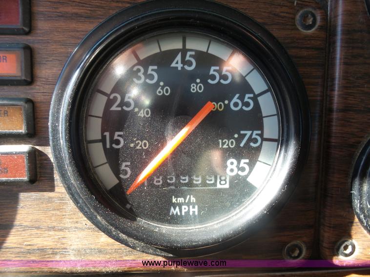 image for item AL9221 2000 Freightliner FLD dump truck