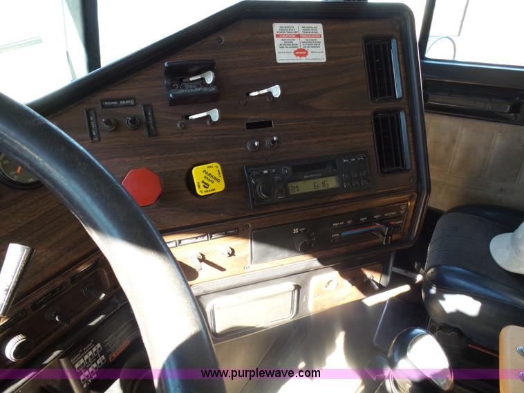 image for item AL9221 2000 Freightliner FLD dump truck