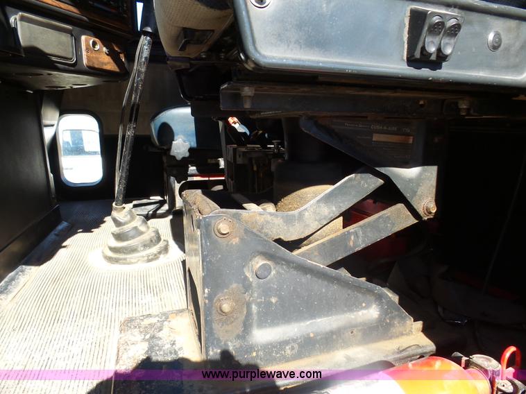 image for item AL9221 2000 Freightliner FLD dump truck