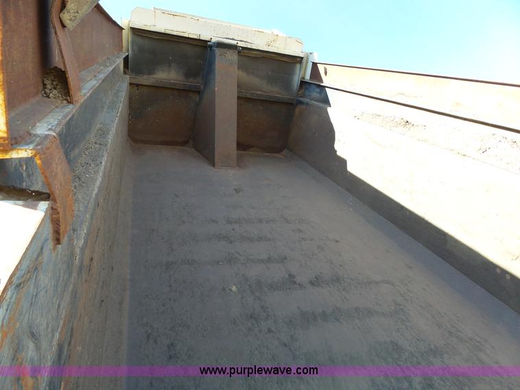 image for item AL9221 2000 Freightliner FLD dump truck