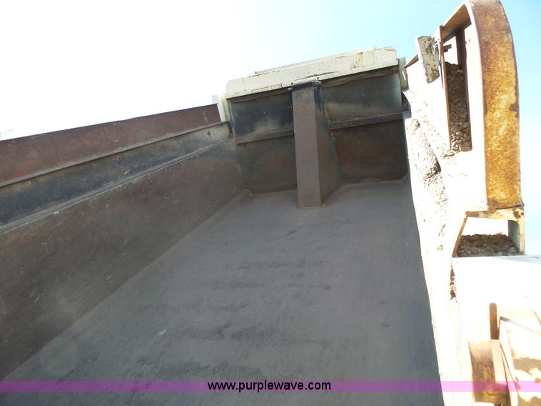 image for item AL9221 2000 Freightliner FLD dump truck