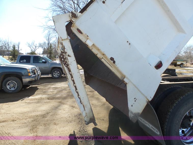 image for item AL9221 2000 Freightliner FLD dump truck