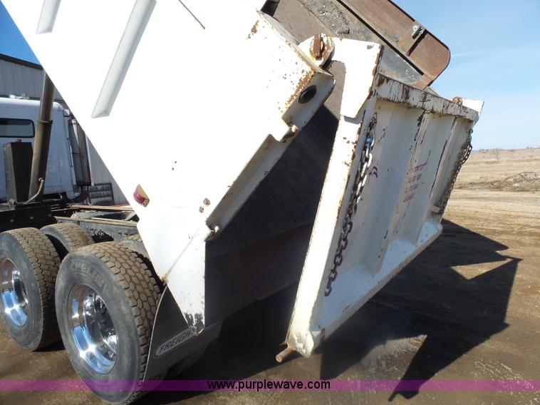 image for item AL9221 2000 Freightliner FLD dump truck
