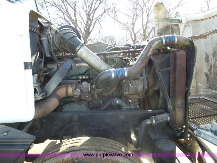 image for item AL9221 2000 Freightliner FLD dump truck