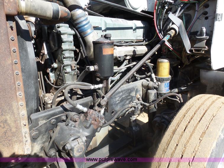 image for item AL9221 2000 Freightliner FLD dump truck