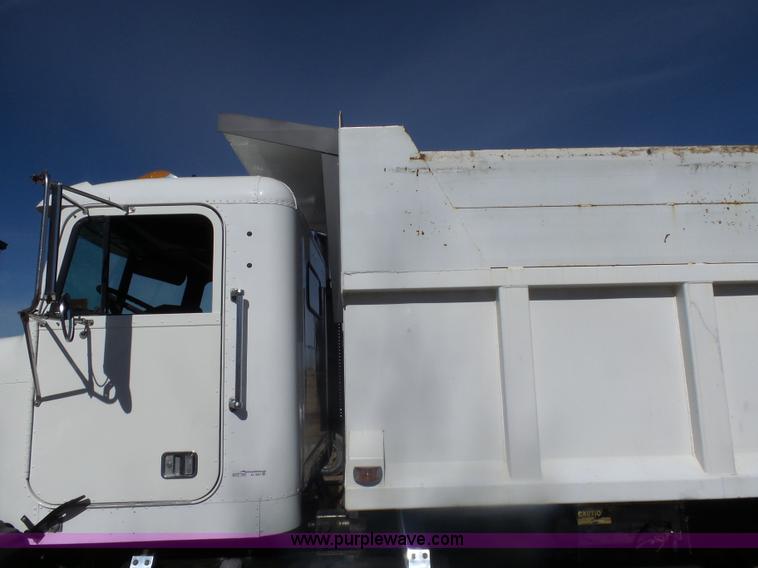 image for item AL9221 2000 Freightliner FLD dump truck