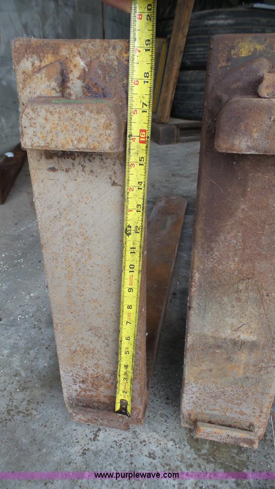 image for item AO9879 42"L pallet forks