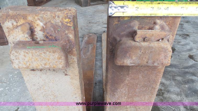 image for item AO9879 42"L pallet forks