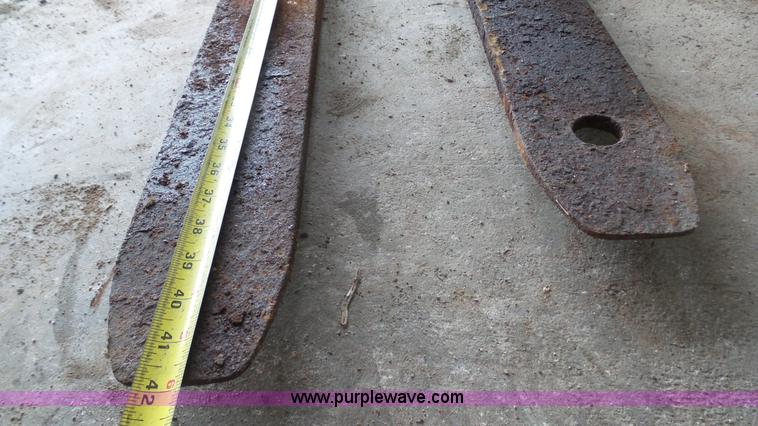 image for item AO9880 42"L pallet forks