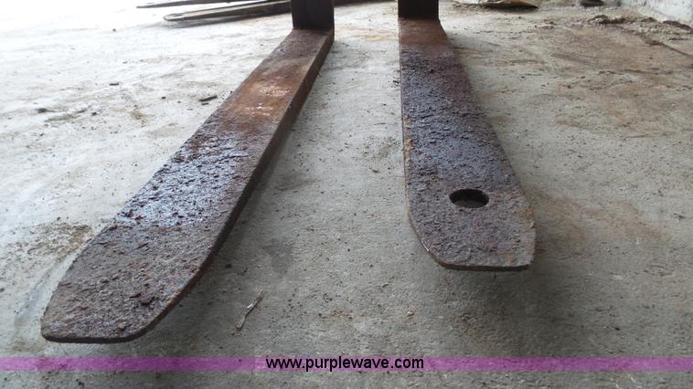 image for item AO9880 42"L pallet forks