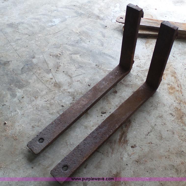 image for item AO9881 37"L pallet forks