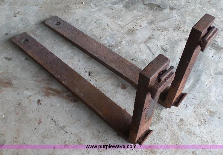 image for item AO9881 37"L pallet forks