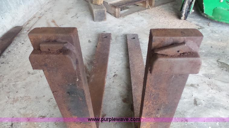image for item AO9881 37"L pallet forks