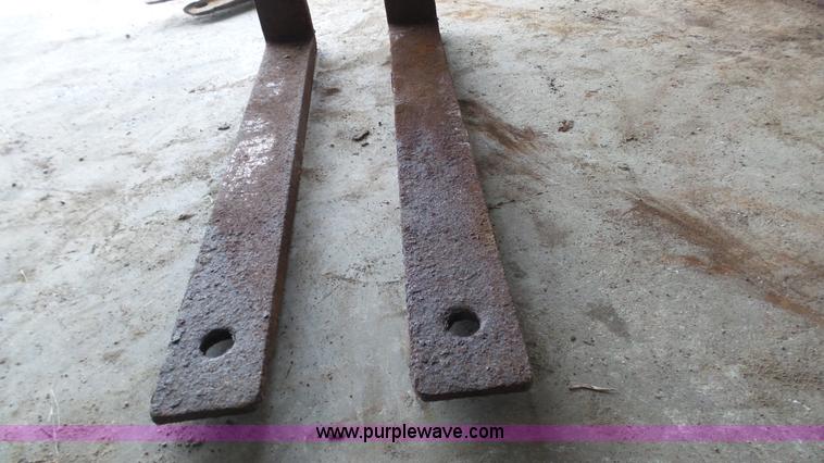 image for item AO9881 37"L pallet forks