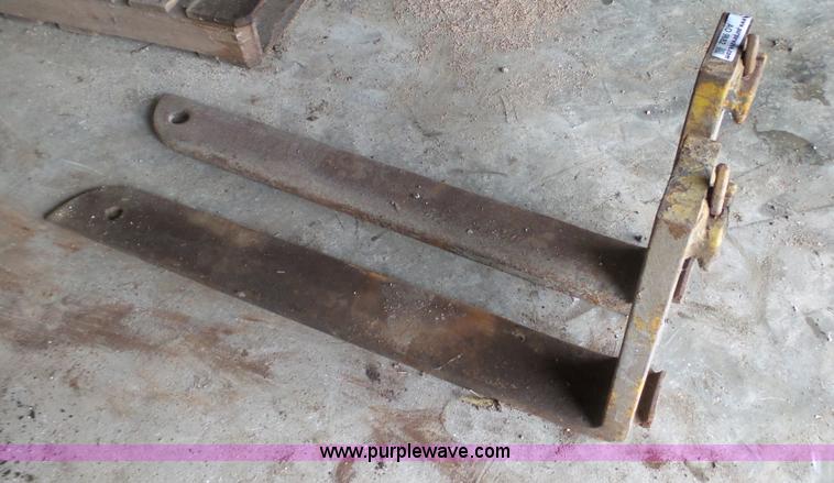image for item AO9882 41"L pallet forks